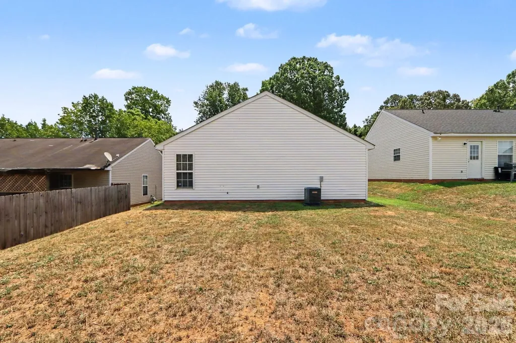 7035 Red Bud Circle Charlotte NC 28214