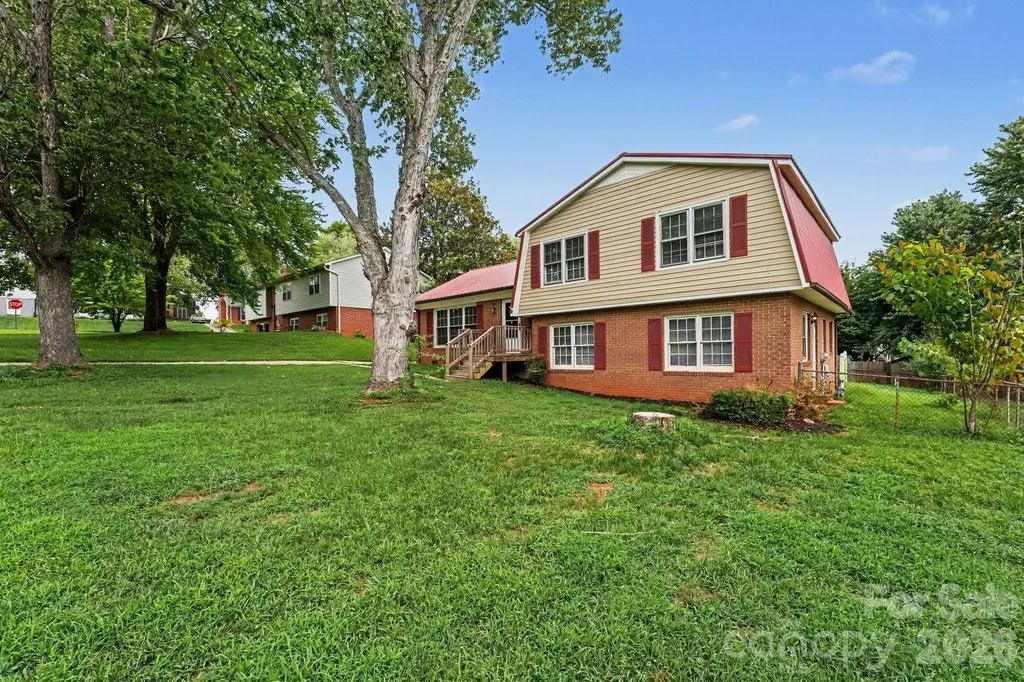 630 Colonial Drive Statesville NC 28625