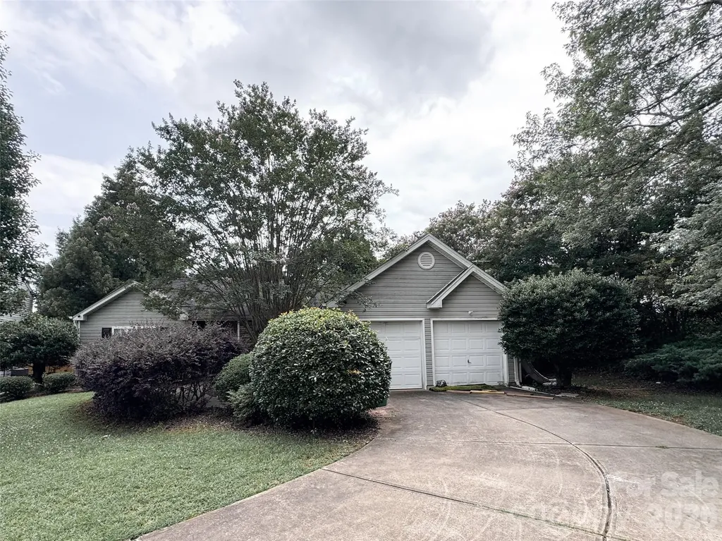 5029 Cello Court Charlotte NC 28215