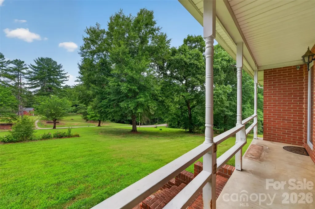 147 B And S Lane Hickory NC 28601