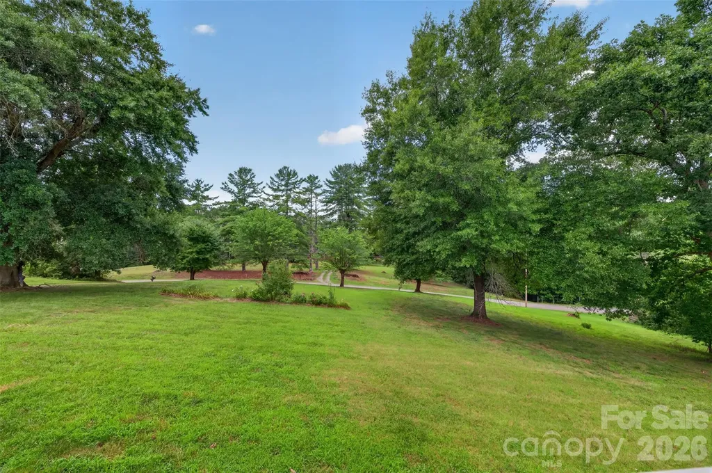 147 B And S Lane Hickory NC 28601