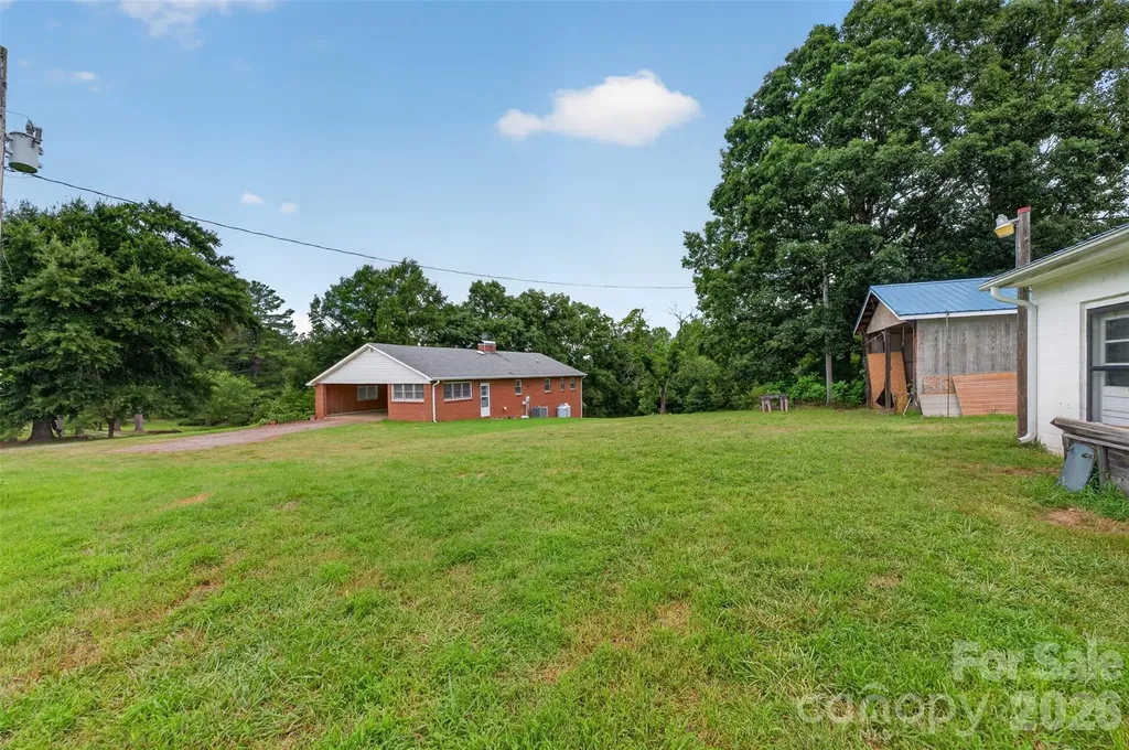 147 B And S Lane Hickory NC 28601