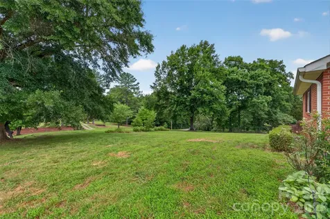 147 B And S Lane Hickory NC 28601