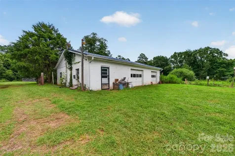 147 B And S Lane Hickory NC 28601