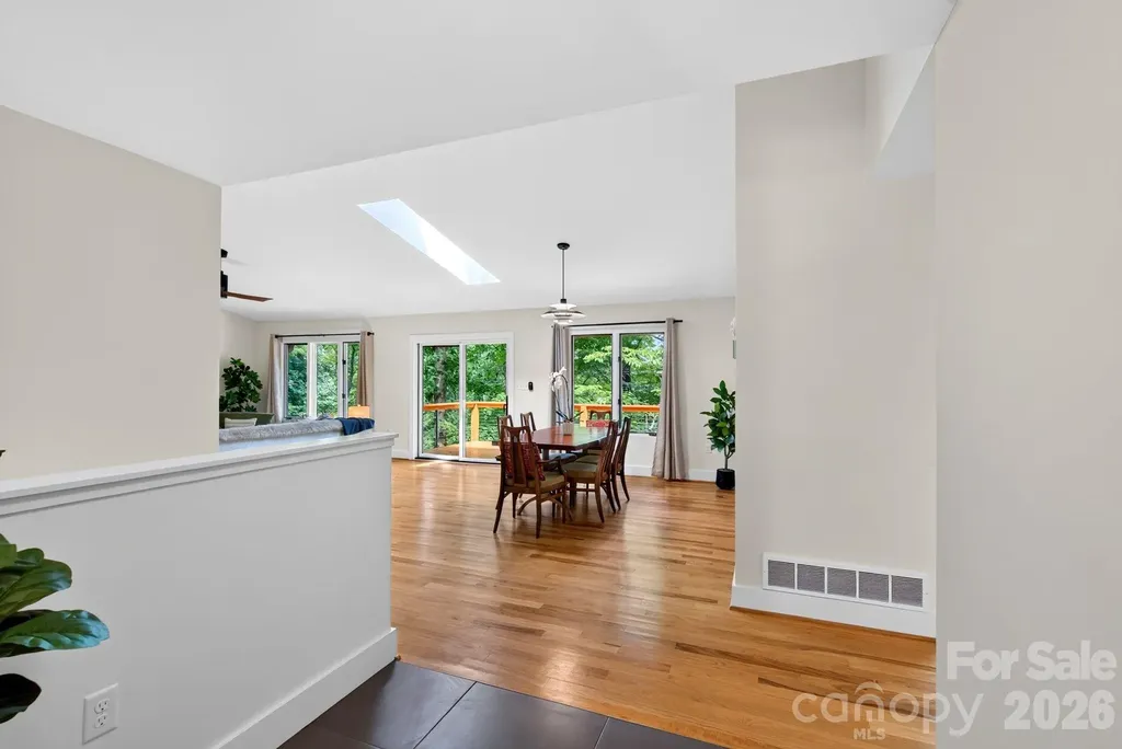 12 Beech Tree Lane Asheville NC 28804
