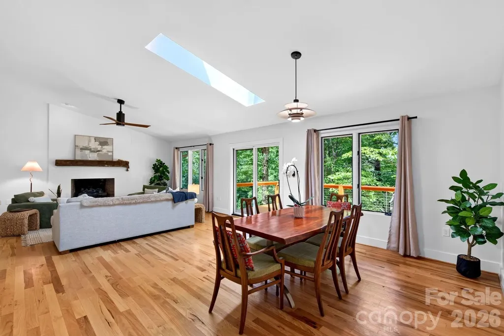 12 Beech Tree Lane Asheville NC 28804