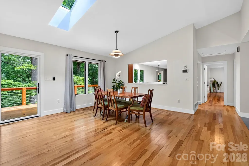 12 Beech Tree Lane Asheville NC 28804