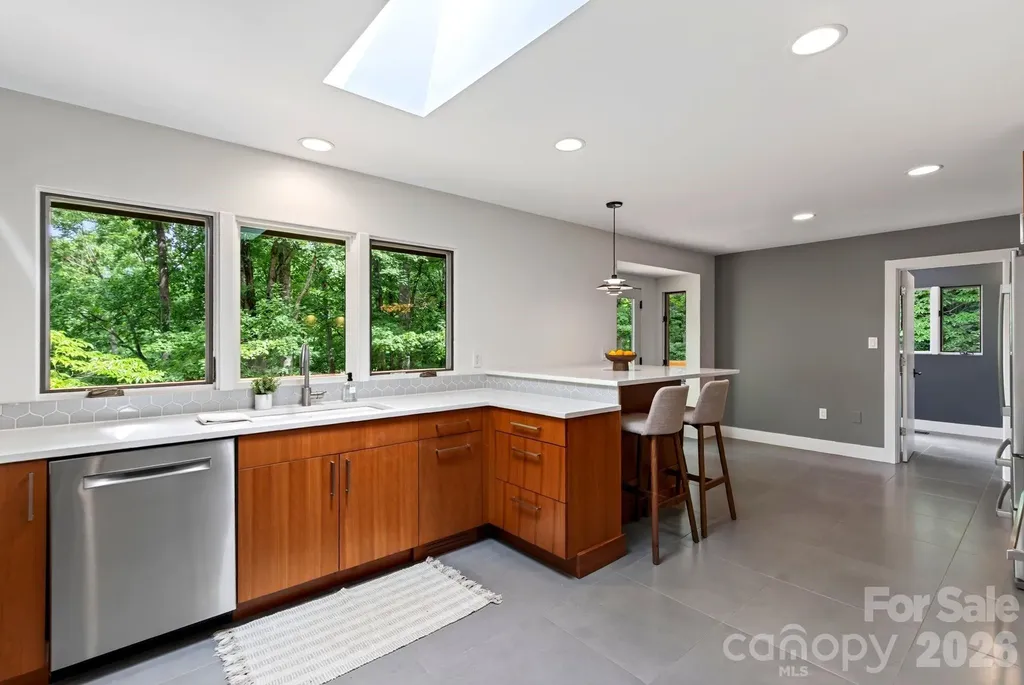 12 Beech Tree Lane Asheville NC 28804