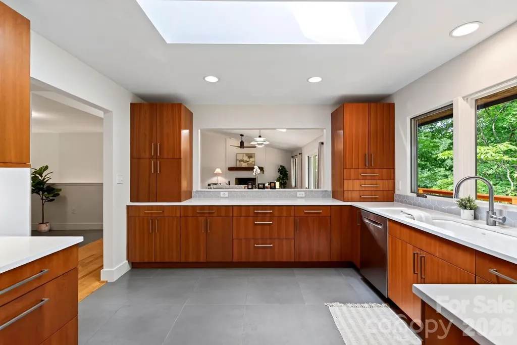 12 Beech Tree Lane Asheville NC 28804
