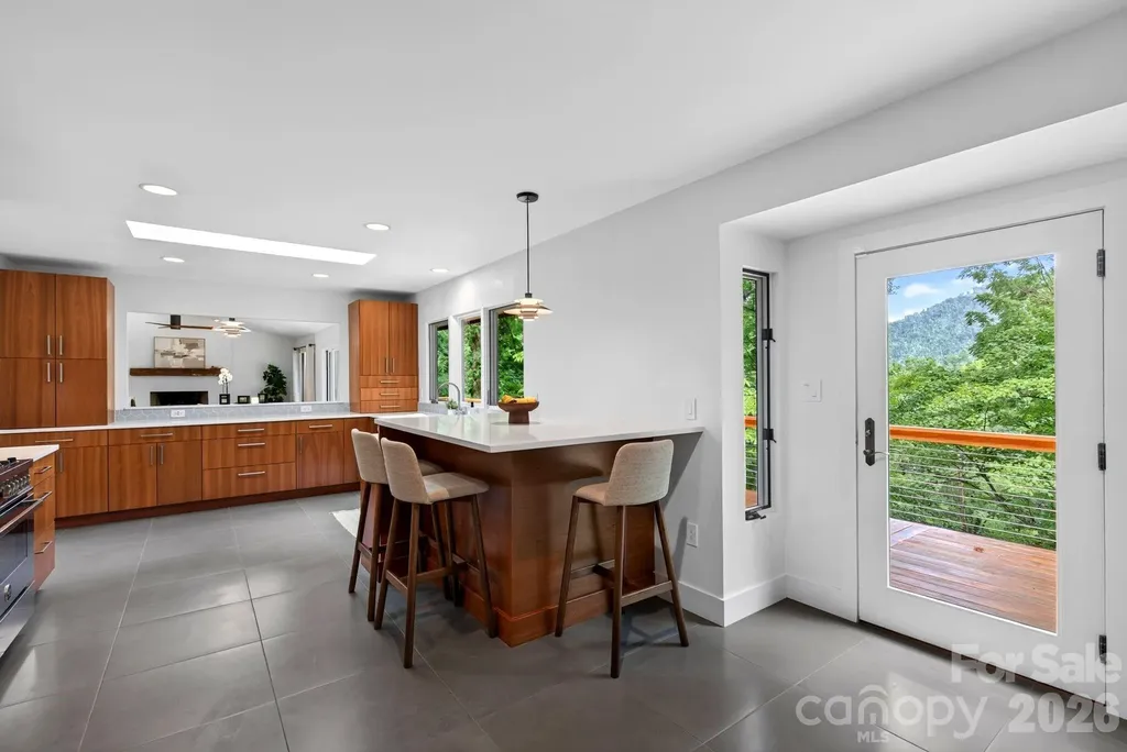 12 Beech Tree Lane Asheville NC 28804