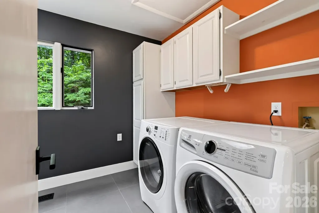 12 Beech Tree Lane Asheville NC 28804