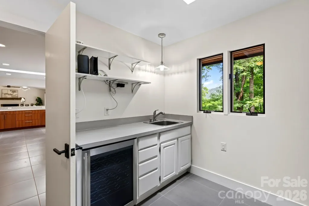 12 Beech Tree Lane Asheville NC 28804