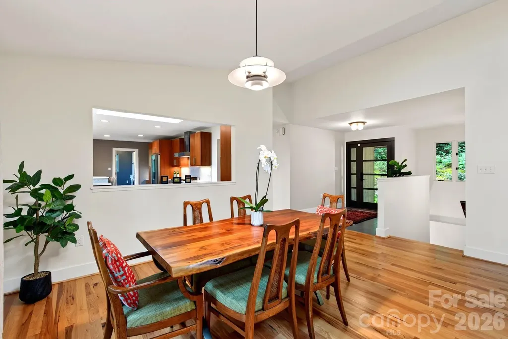12 Beech Tree Lane Asheville NC 28804