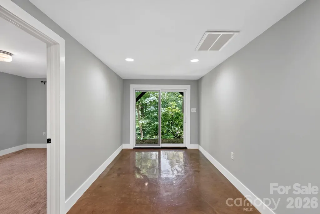 12 Beech Tree Lane Asheville NC 28804