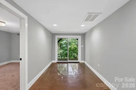 12 Beech Tree Lane Asheville NC 28804
