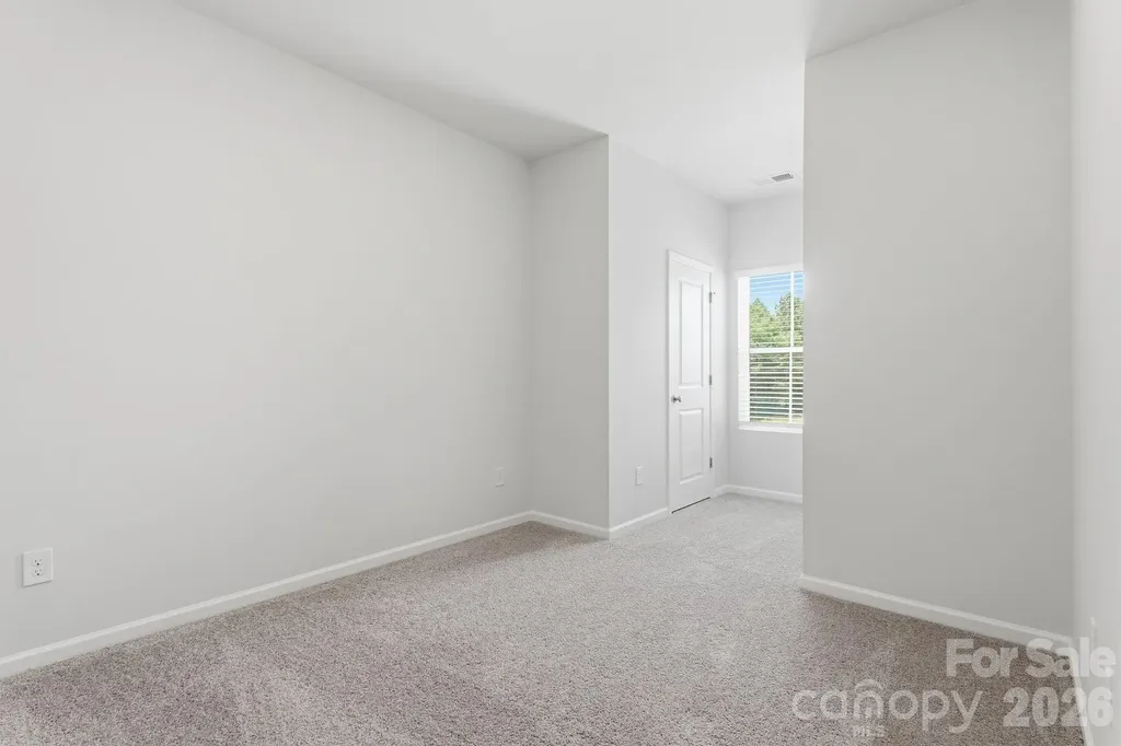 4632 Lakeview Road Charlotte NC 28216