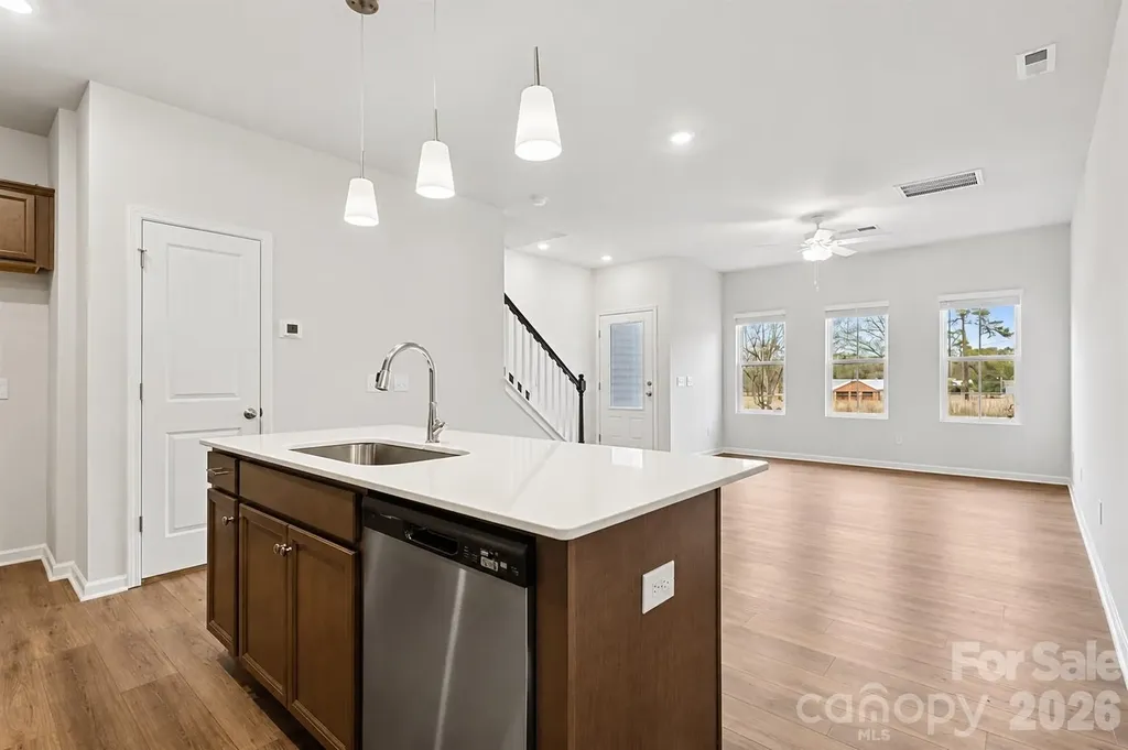 4632 Lakeview Road Charlotte NC 28216