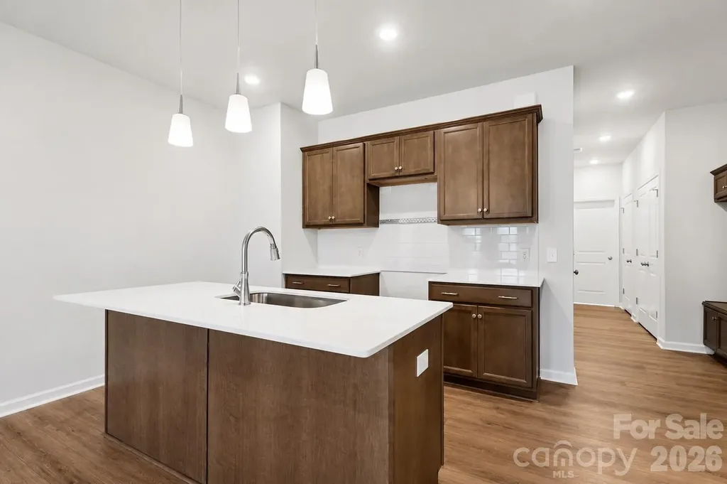 4632 Lakeview Road Charlotte NC 28216
