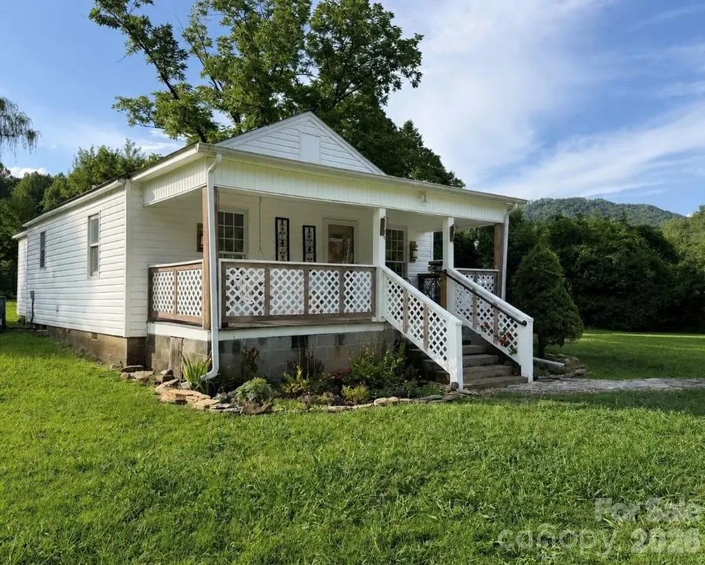 2064 Alberton Lane Lenoir NC 28645