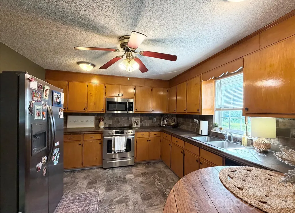 2064 Alberton Lane Lenoir NC 28645