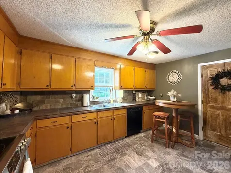 2064 Alberton Lane Lenoir NC 28645