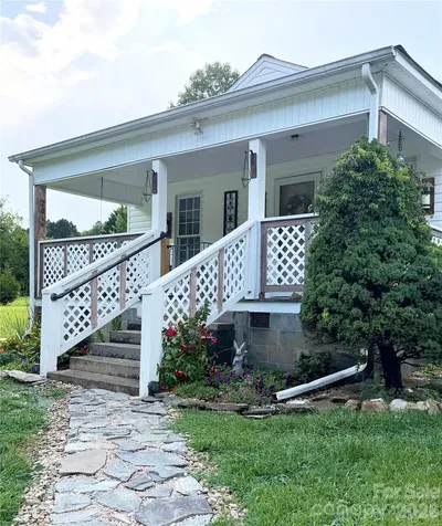2064 Alberton Lane Lenoir NC 28645