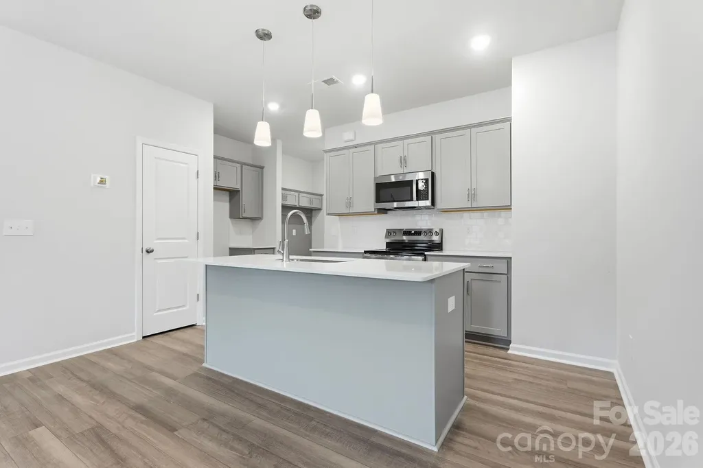 4614 Lakeview Road Charlotte NC 28216