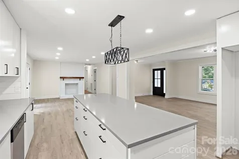 8033 Ritter Drive Charlotte NC 28270