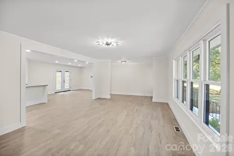 8033 Ritter Drive Charlotte NC 28270