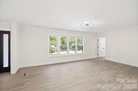 8033 Ritter Drive Charlotte NC 28270