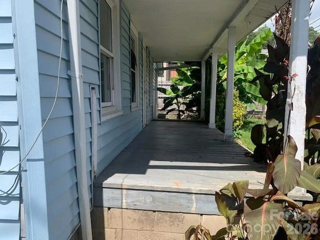 28 W Chestnut Street Rosman NC 28712