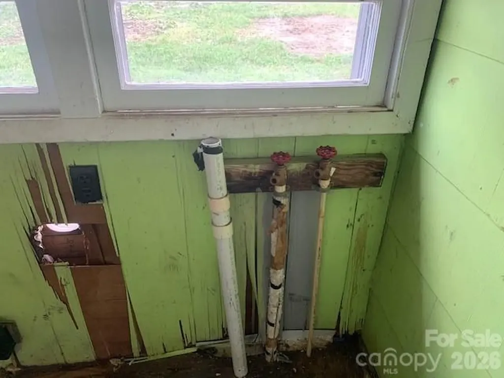 28 W Chestnut Street Rosman NC 28712