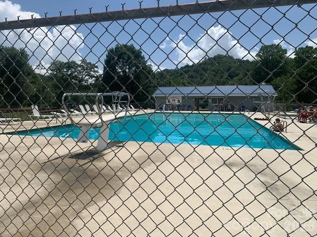 28 W Chestnut Street Rosman NC 28712
