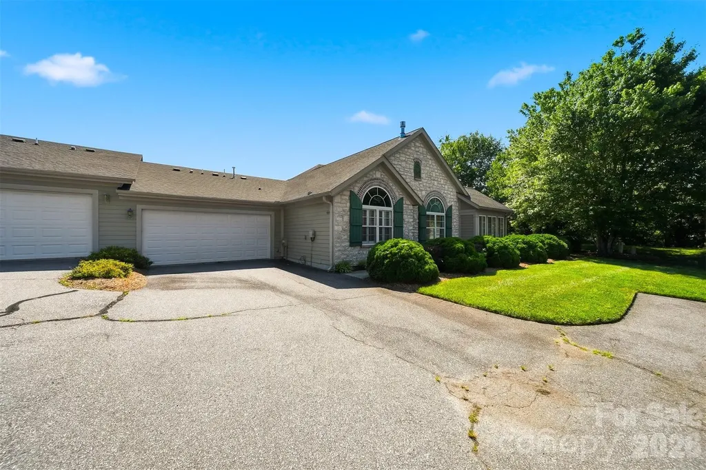 808 Wynnshire Drive Hickory NC 28601