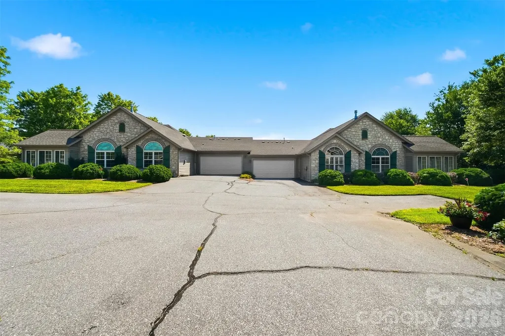 808 Wynnshire Drive Hickory NC 28601