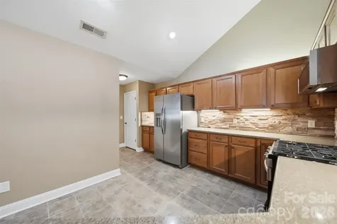 808 Wynnshire Drive Hickory NC 28601