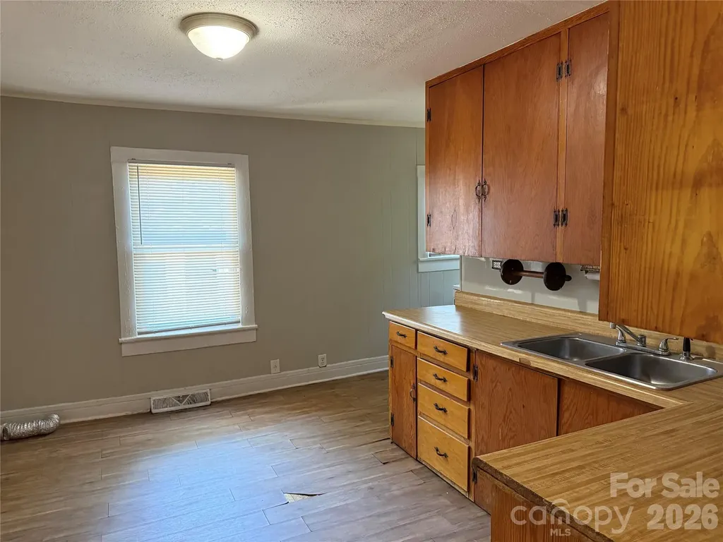 514 S Avon Street Gastonia NC 28054