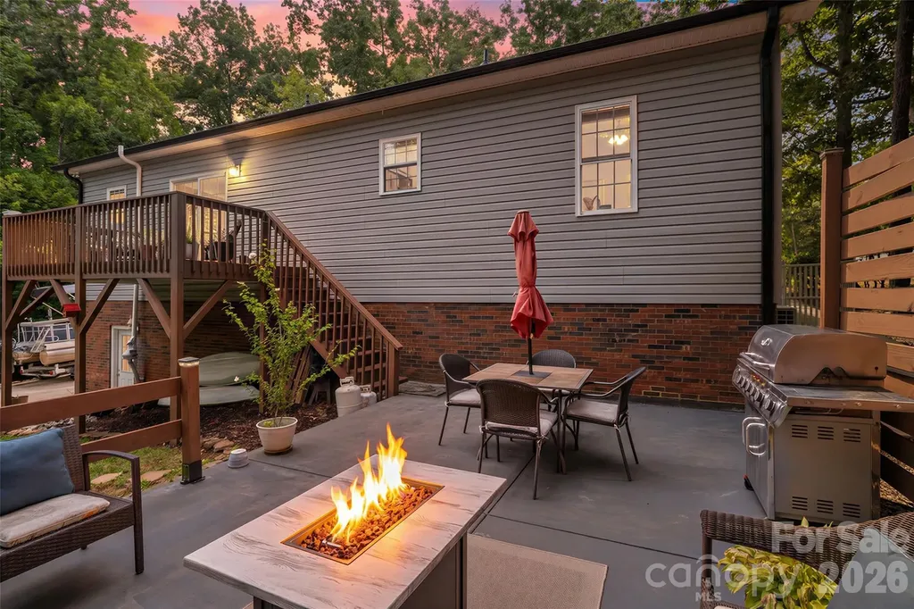 290 Skyland Drive Troy NC 27371
