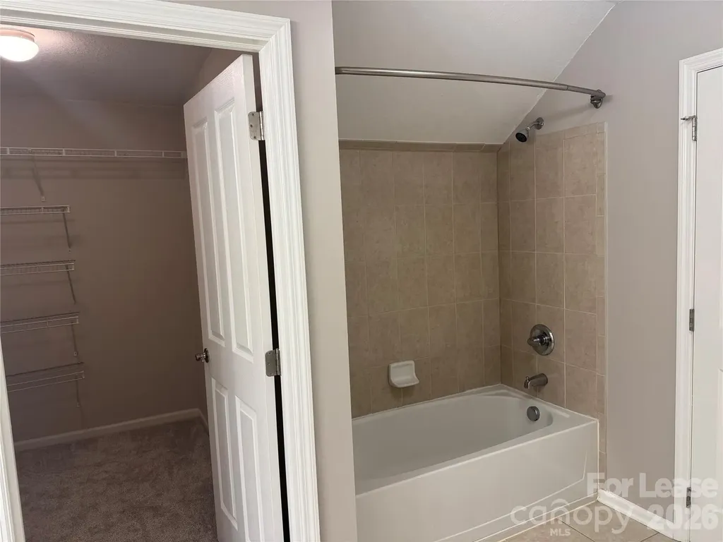 2416 Coltsview Road Matthews NC 28105
