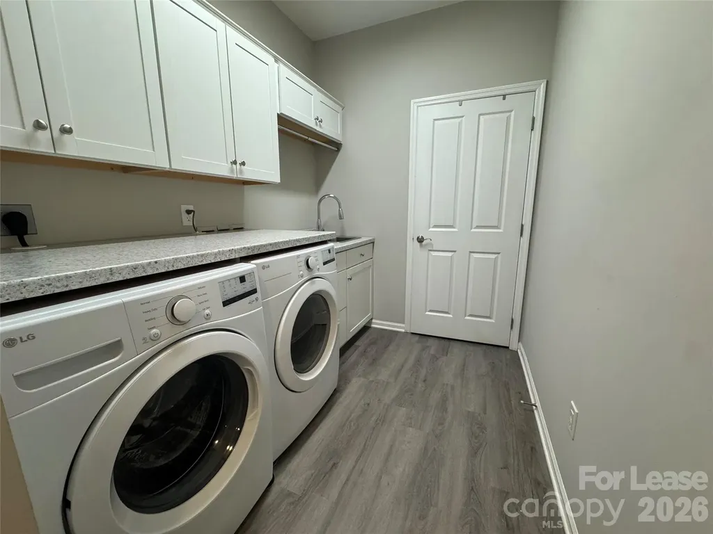2416 Coltsview Road Matthews NC 28105