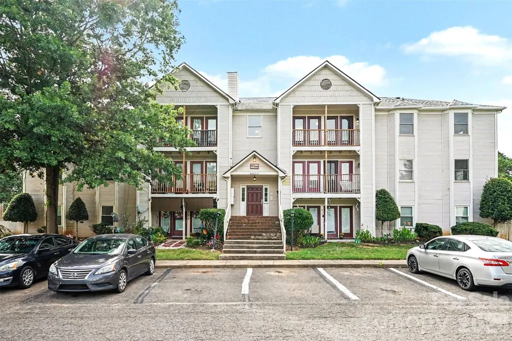 6165 Meadow Rose Lane Charlotte NC 28215
