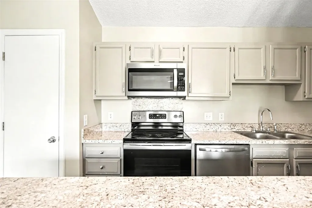 6165 Meadow Rose Lane Charlotte NC 28215