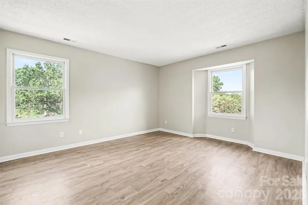 6165 Meadow Rose Lane Charlotte NC 28215