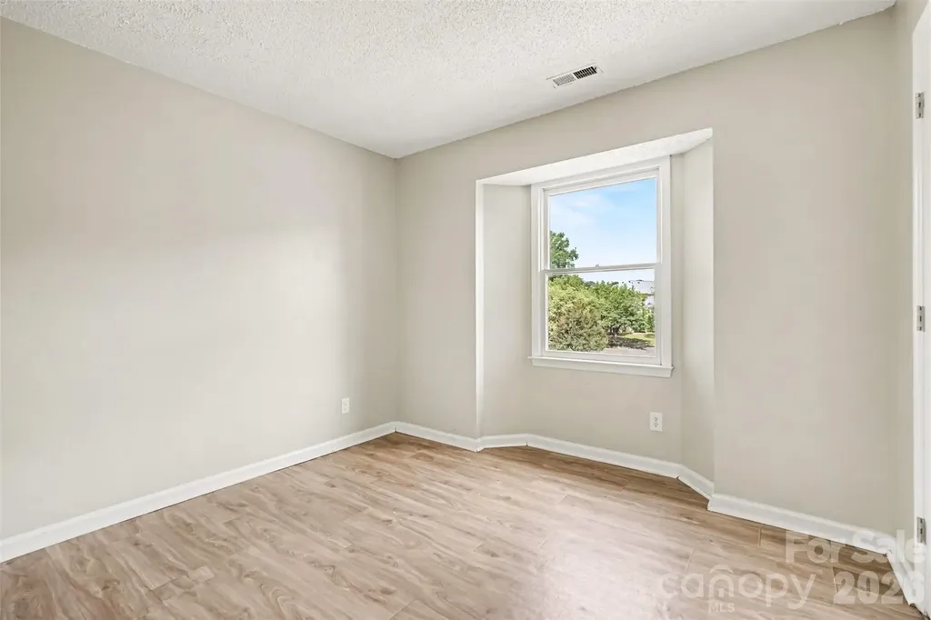 6165 Meadow Rose Lane Charlotte NC 28215
