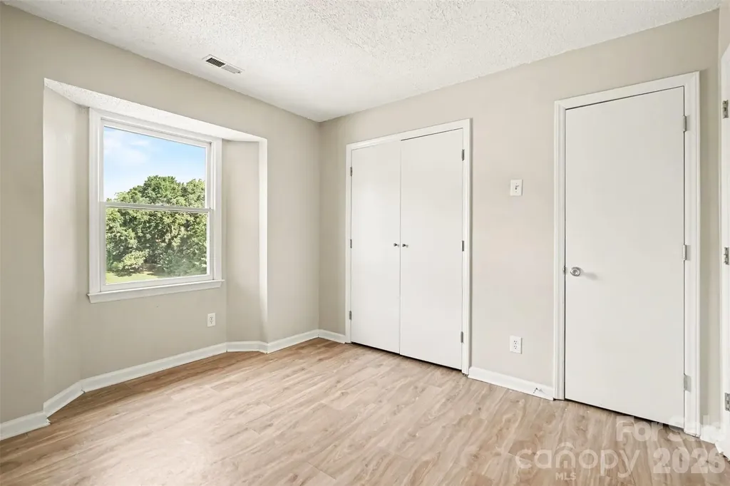 6165 Meadow Rose Lane Charlotte NC 28215