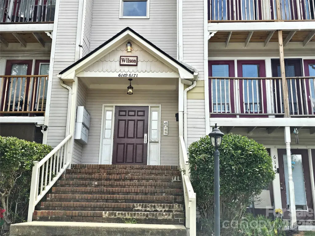 6165 Meadow Rose Lane Charlotte NC 28215