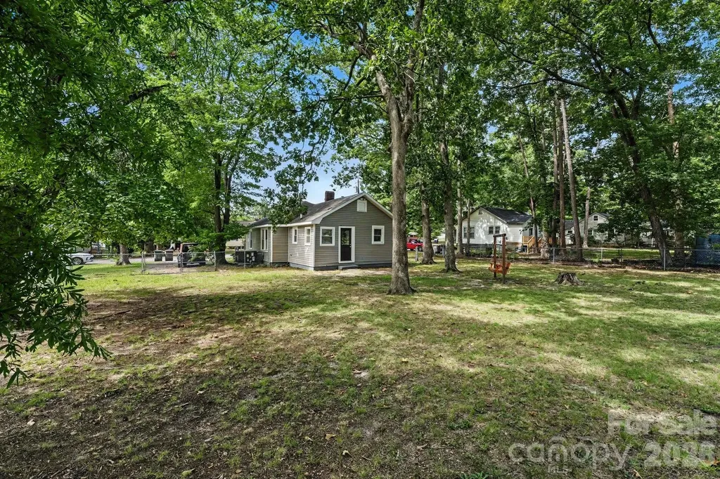 2111 Englewood Street Kannapolis NC 28083