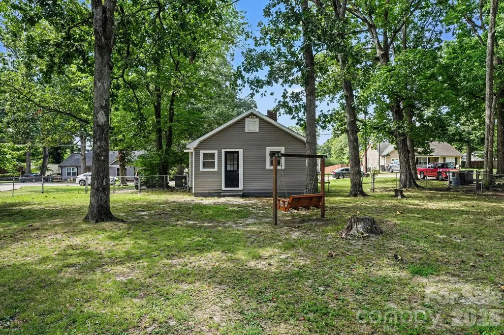 2111 Englewood Street Kannapolis NC 28083