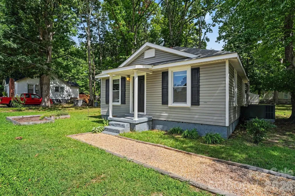 2111 Englewood Street Kannapolis NC 28083
