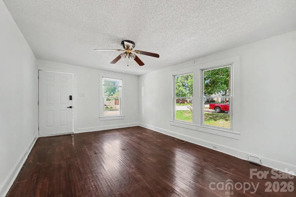 2111 Englewood Street Kannapolis NC 28083
